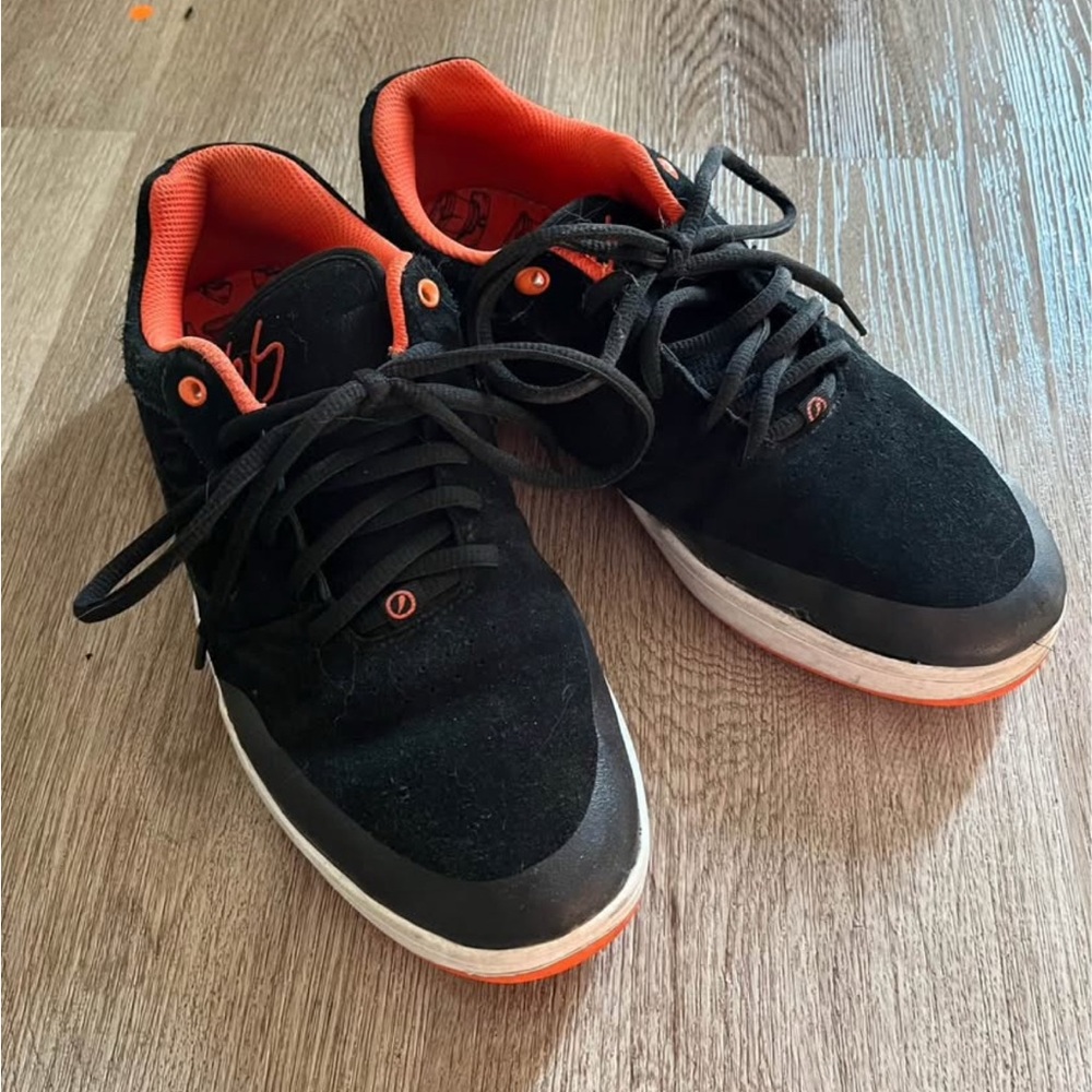 És Skateboard Men's Sneakers